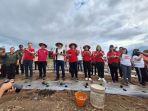 Walikota-Bitung-Maurits-Mantiri-dan-Ketua-TP-PKK-Bitung-Ny-Rita-fgjghjghjghj.jpg