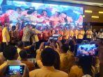 agung-laksono-bacakan-rekomendasi.jpg