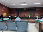 ahli-pidana-dahlan-ali-saat-memberikan-keterangan-di-sidang-korupsi-pt-air-manado90.jpg