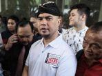 ahmad-dhani-saat-resmi-sebagai-kader-gerindra-02.jpg