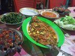 aneka-ikan-yang-disajikan-di-rumah-makan-palo-sandiri.jpg