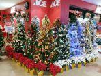 aneka-pohon-natal-lengkap-dengan-aksesoris-dan-ornamen-ornamen-natal-hadir-di-ace-manado-545.jpg