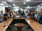 anggota-jips-saat-berfoto-bersama.jpg