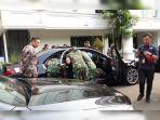 anggota-paspampres-mengecek-mobil-4624.jpg