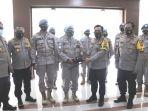 anggota-polda-sulut-dapatkan-penghargaan-dari-kapolda-sulut-irjen-pol-rz-panca-putra-simanjuntak.jpg