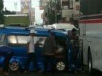 angkot-tabrak-bus-di-jalan-raya-dewi-sartika-ciputat-tangerang-selatan.jpg