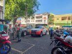 aparat-dari-satpol-pp-tni-hingga-polisi-nampak-tengah-berjaga-jaga8io.jpg