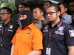 arseto-suryoadji-ditahan-polisi-terkait-sara-narkotika-dan-senpi_20180401_000321.jpg