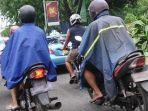 aturan-baru-naik-motorpakai-sandal-jepit-bakal-ditilang-begini-penjelasan-polisi.jpg