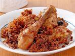 ayam-goreng-kuning-yang-enak-tentu-bumbunya-harus-meresap-sampai-ke-dalam-tulangnya.jpg