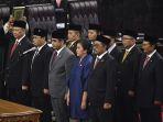 bambang-soesatyo-kiri-dan-sembilan-pimpinan-mpr-lainnya-mengucapkan-sumpah-jabatan-saat-pelantikan.jpg