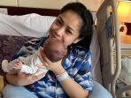 baru-lahir-4-hari-lalu-harga-outfit-anak-kedua-nagita-bikin-netizen-melongo-the-real-bayi-sultan.jpg