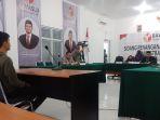 bawaslu-sidang-kasus-kampanye-di-unima-majelis-hakim-periksa-johanis-gerung.jpg