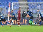 bek-inter-milan-asal-maroko-achraf-hakimi-3rdl-melakukan-selebrasi.jpg