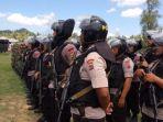 berbagai-senjata-pencabut-nyawa-disita-aparat-polres-kotamobagu.jpg