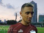 bruno-oliveira-de-matos-alias-bruno-matos-menjawab-pertanyaan-wartawan.jpg