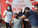 bupati-bersama-sejumlah-pejabat-meninjau-langsung-pelaksanaan-vaksinasi-massal.jpg