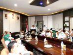 bupati-bolmut-depri-pontoh-membuka-secara-resmi-sosialisasi-pedoman-penyusunan-apbd-tahun-2022.jpg