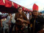 bupati-minsel-mengikuti-pesta-adat-tulude.jpg