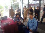 bupati-mitra-dan-boltim-saling-tos-di-jeda-rups-bsg-kompak-teriak-rombak.jpg
