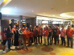 caleg-psi-manado-ramai-ramai-nonton-film-dokumenter-ahok.jpg