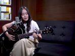 chord-gitar-tuhan-jagakan-dia-motif-band-di-cover-chintya-gabriella.jpg