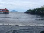 cuaca-buruk-teluk-manado-senin-27-oktober-2025.jpg