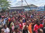 demo-tolak-dob-papua-di-yahukimo-dua-warga-sipil-tewas-tertembak.jpg