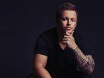 dj-adam-sky6326.jpg