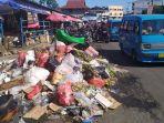 dua-hari-sampah-di-pasar-karombasan-tidak-diangkat.jpg