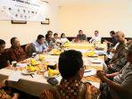 fk-ok-bersama-institute-leimena-adakan-fgd-soal-papua-ini-usul-pendeta-wilar.jpg