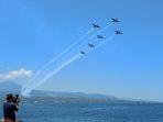 foto-atraksi-pesawat-tempur-F-16-dan-Bonanza-ada.jpg