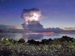 foto-awan-yang-mengeluarkan-petir-terlihat-di-manado.jpg