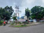 foto-spanduk-yang-dipasang-di-kelurahan-girian-weru.jpg