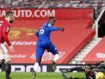 gelandang-everton-prancis-abdoulaye-doucoure-mencetak-gol-pertama.jpg