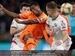 goerginio-wijnaldum-saat-mencetak-gol-spektakuler-saat-belanda-menang-2-1.jpg