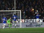 gol-sundulan-christiano-ronaldo-ke-gawang-sampdoria.jpg