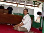 gubernur-dki-jakarta-anies-baswedan-saat-jalankan-salat.jpg