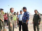 gubernur-olly-saksikan-manuver-f16-dan-f18-di-udara.jpg