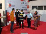 gubernur-olly-secara-resmi-melepas-ekspor-di-terminal-kargo.jpg