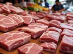 harga-daging-babi-di-Pasar-Bersehati-Kota-Manado-Sulawesi-Utara-Kamis-2-Oktober-2025.jpg
