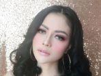 hesty-klepek-klepek-pernah-alami-hal-suram-waktu-lalu.jpg
