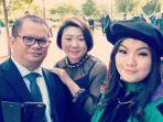 hillary-lasut-raih-gelar-master-of-law.jpg
