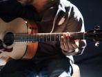 ilustrasi-gitar-kunci-gitar-dan-lirik-lagu.jpg