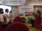 indonesian-observer-survey-consultant-mengadakan-konferensi-pers.jpg