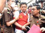 isi-buku-hitam-yang-dibawa-ferdy-sambo-saat-di-kejaksaan-bukan-kitab-suci-buku-catatan.jpg