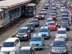 jalan-macet-pandemi-covid-19-dan-statusnya-masih-psbb-jalan-sudirman-dfg.jpg