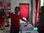 james-sumendap-memilih.jpg