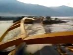 jembatan-ponulele-hancur-akibat-gempa-77-sr_20180929_140940.jpg