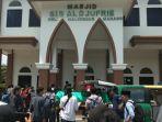 jenazah-muhammad-rahim-warga-afganistan-saat-dibawa-ke-masjid-sis-aldjufrie-malendeng.jpg
